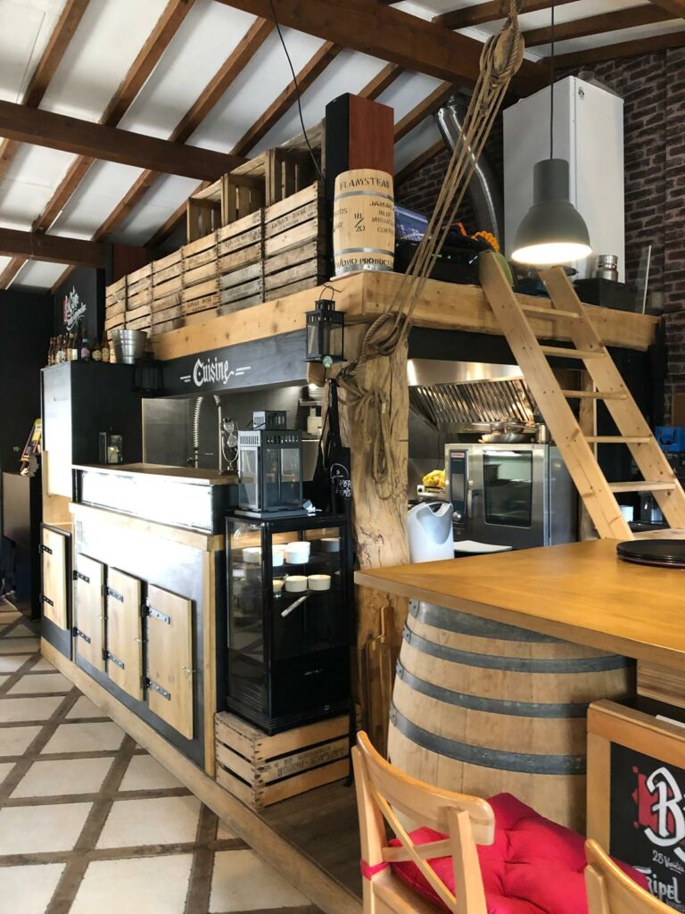 Cuisine la taverne du temps