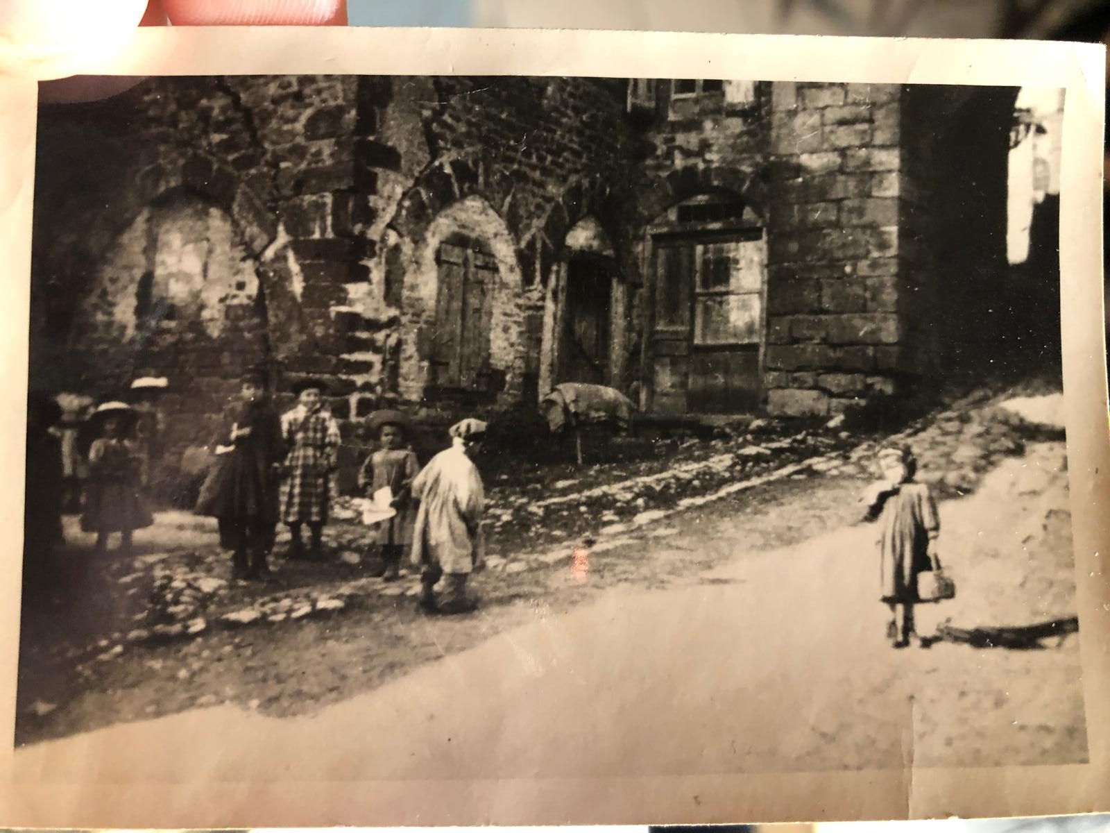 a propos la taverne du temps - bruniquel 12